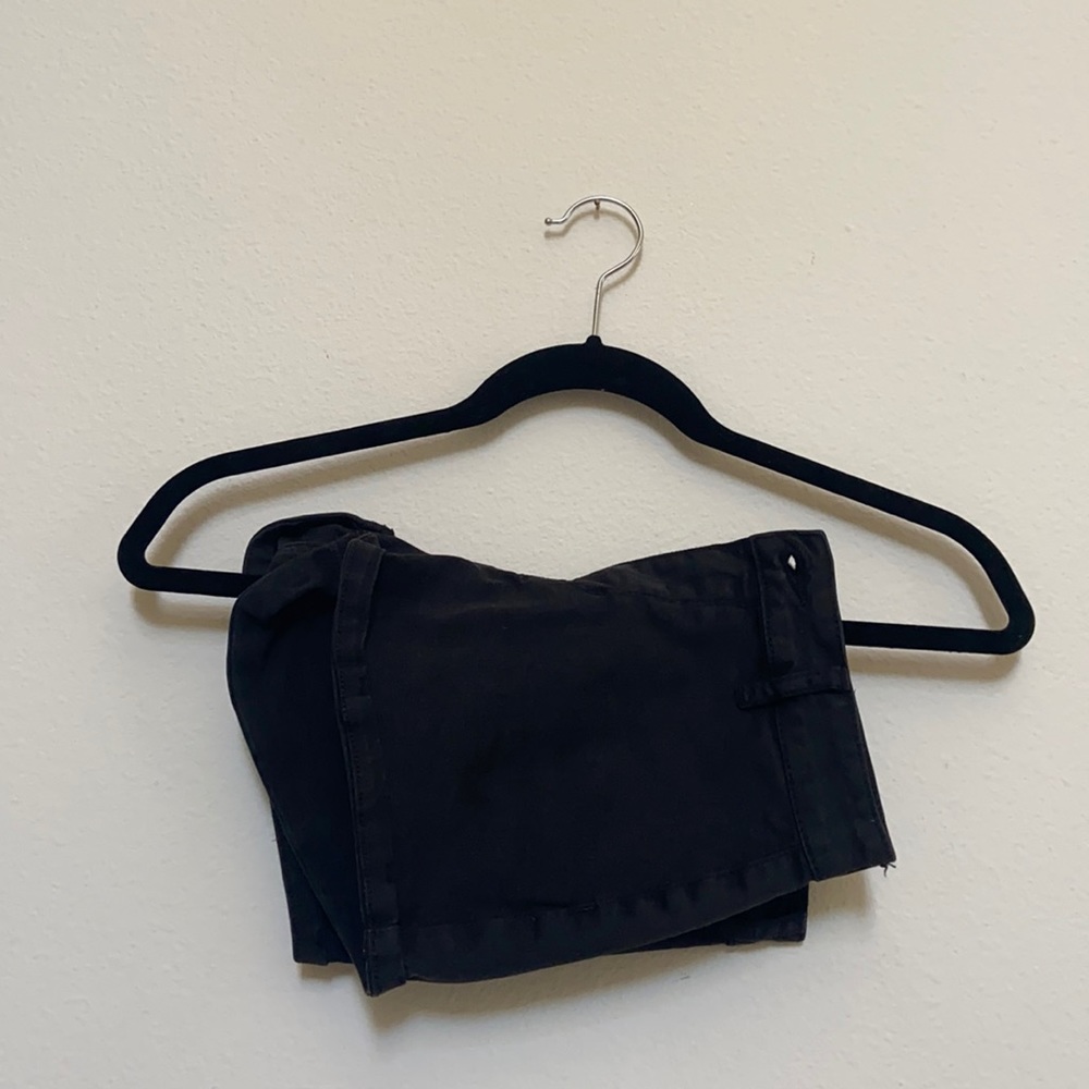 BLACK SHORTS SIZE 22